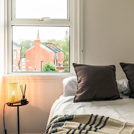 The Broadway Bath - 2 Bedrooms With Parking, Central Bath Bagian luar foto