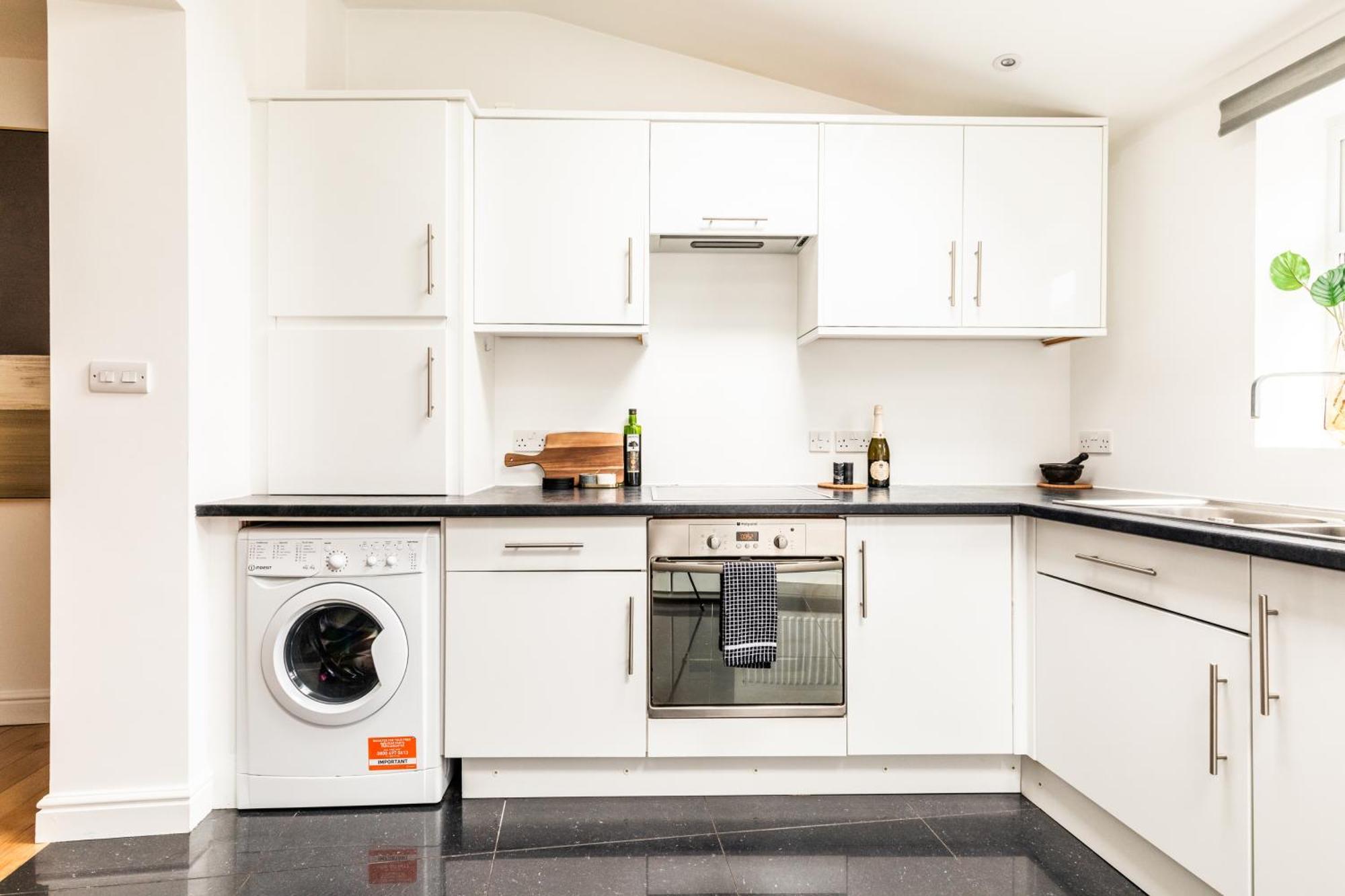 The Broadway Bath - 2 Bedrooms With Parking, Central Bath Bagian luar foto